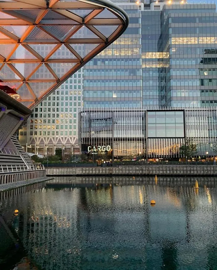 City Waterfront Apartments London 0*,