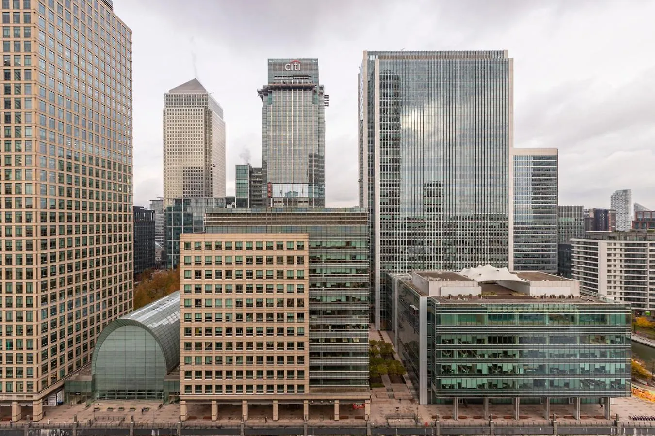 City Waterfront Apartments London