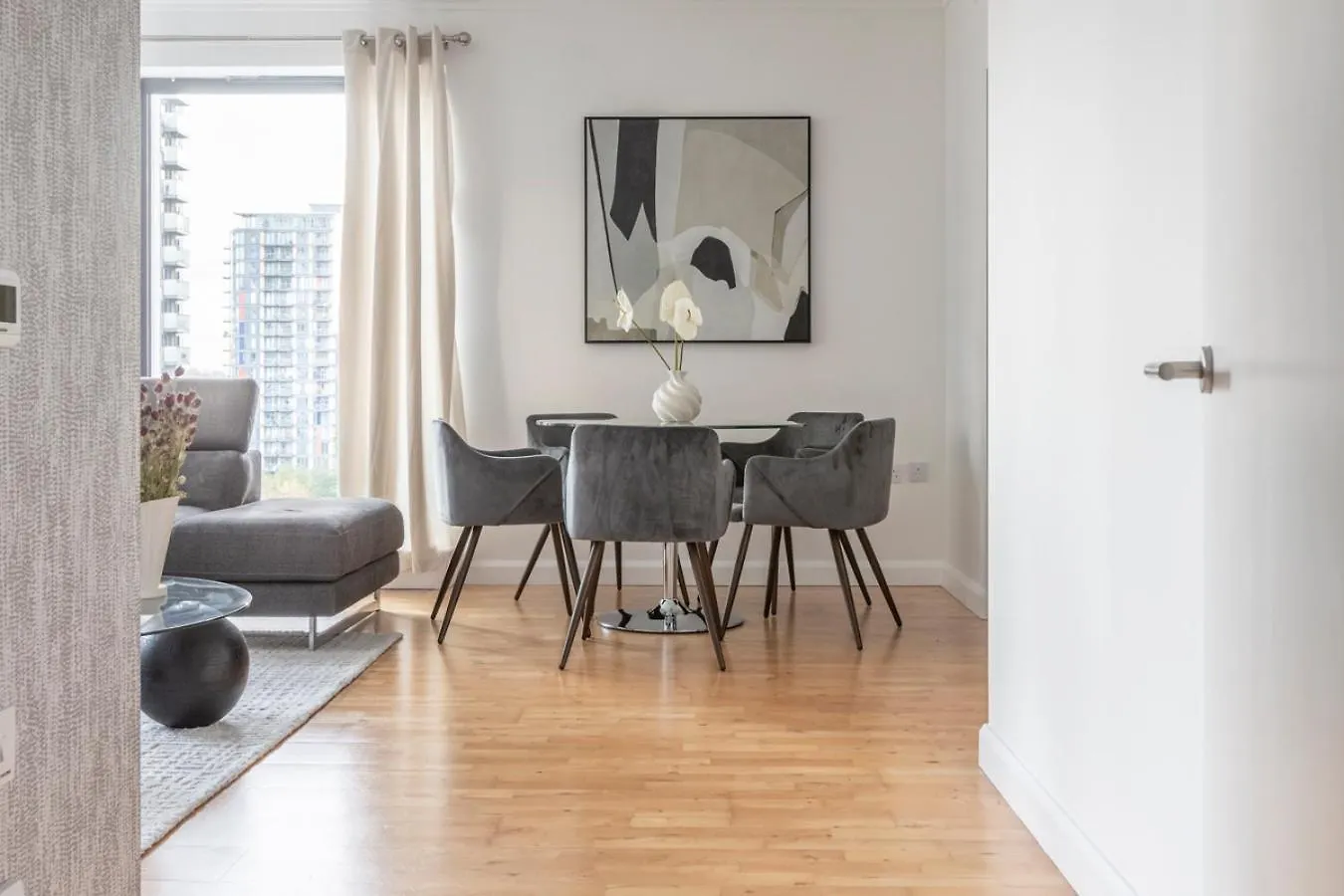 City Waterfront Apartments London 0*,