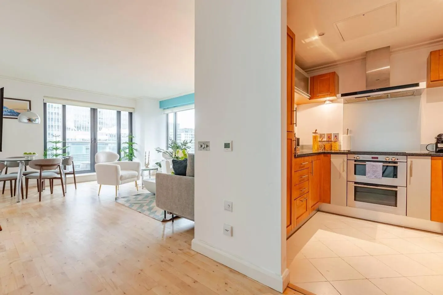 City Waterfront Apartments London