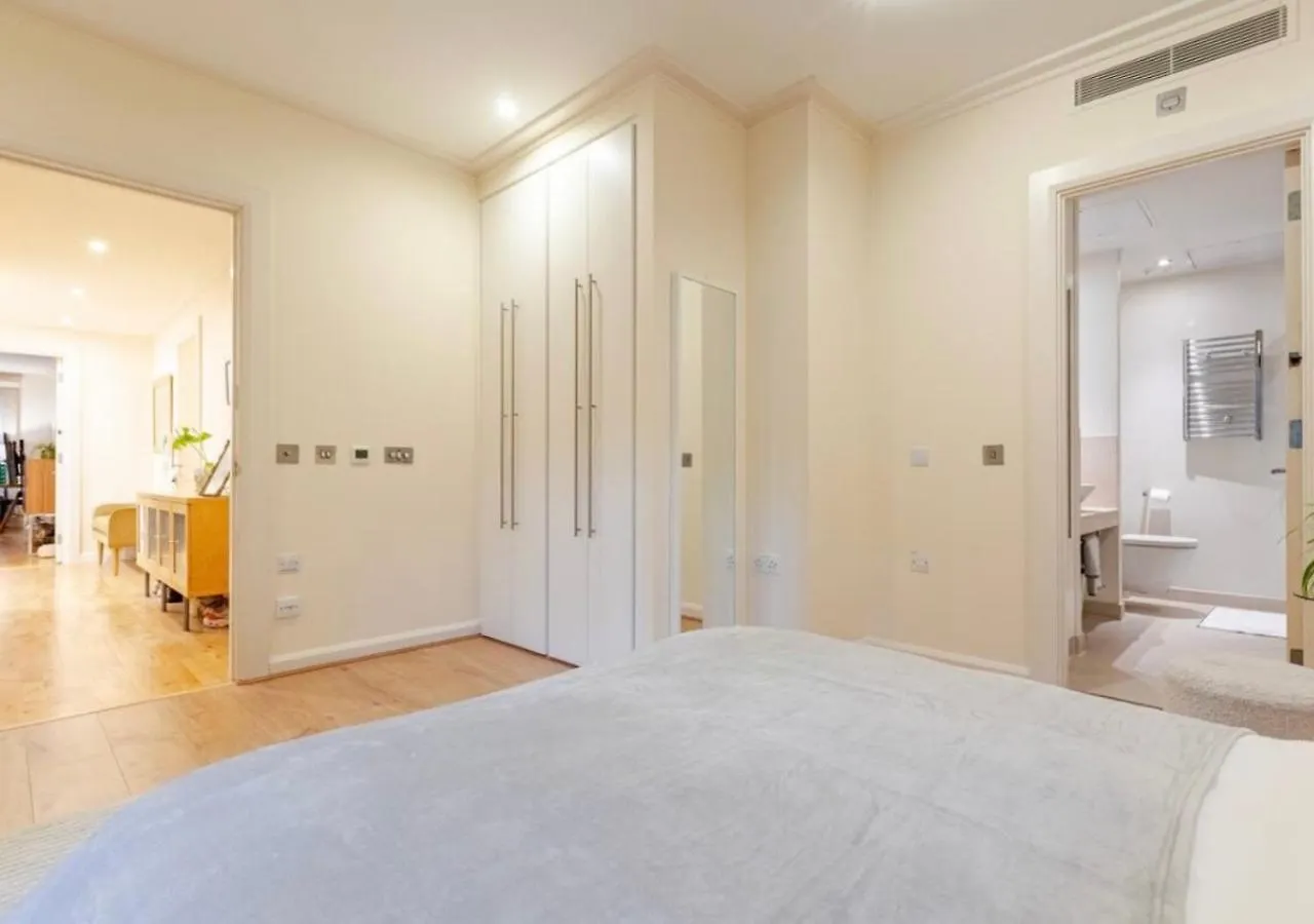 City Waterfront Apartments London United Kingdom