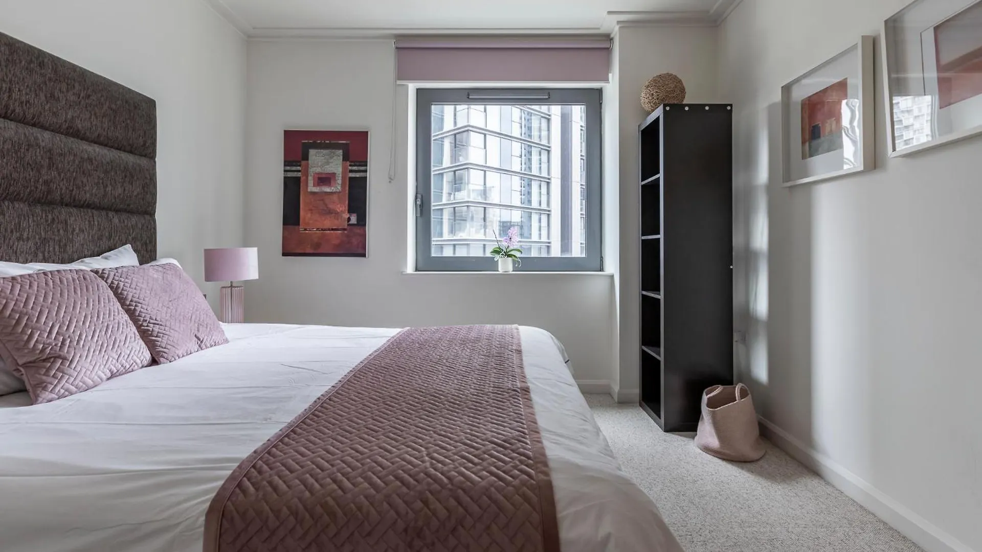 City Waterfront Apartments London